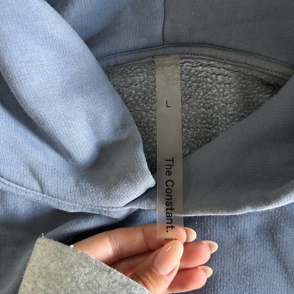 Aritzia Hoodie - Picture 2 of 9